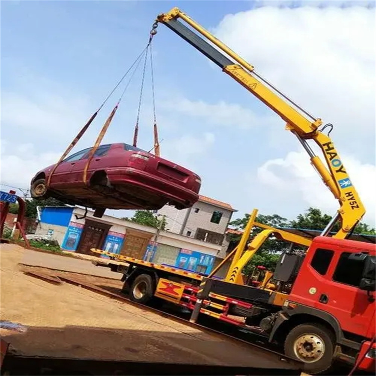 响水县吊车吊汽车的正确方法